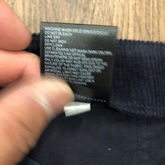 UNIQLO Corduroy Mini Skirt Size 0 Navy Blue Y2k Large Patch Pockets - Picture 8 of 8